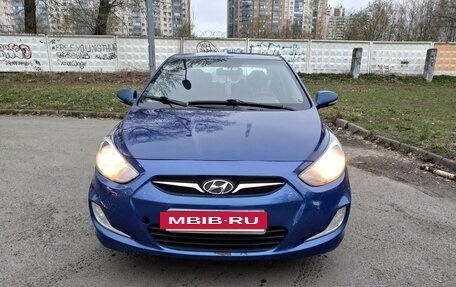 Hyundai Solaris II рестайлинг, 2012 год, 810 000 рублей, 2 фотография