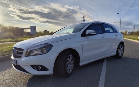 Mercedes-Benz A-Класс, 2015 год, 1 540 000 рублей, 3 фотография