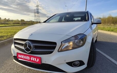 Mercedes-Benz A-Класс, 2015 год, 1 540 000 рублей, 2 фотография
