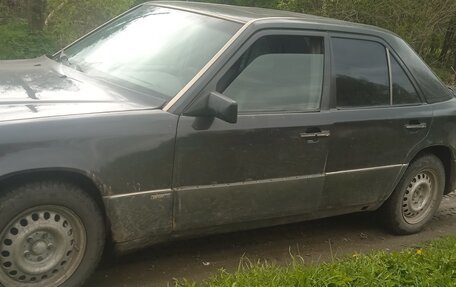 Mercedes-Benz W124, 1992 год, 235 000 рублей, 1 фотография