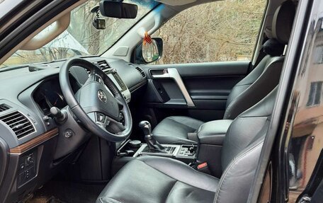 Toyota Land Cruiser Prado 150 рестайлинг 2, 2018 год, 5 900 000 рублей, 5 фотография