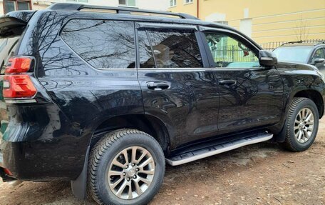 Toyota Land Cruiser Prado 150 рестайлинг 2, 2018 год, 5 900 000 рублей, 3 фотография