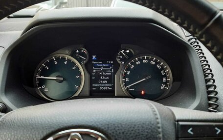 Toyota Land Cruiser Prado 150 рестайлинг 2, 2018 год, 5 900 000 рублей, 8 фотография