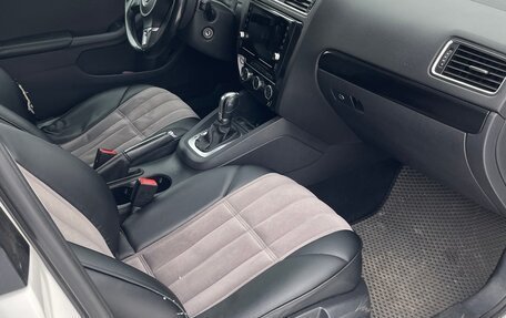 Volkswagen Jetta VI, 2013 год, 710 000 рублей, 8 фотография