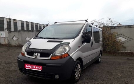 Renault Trafic, 2003 год, 790 000 рублей, 2 фотография