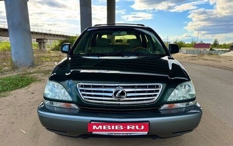 Lexus RX IV рестайлинг, 2001 год, 880 000 рублей, 2 фотография