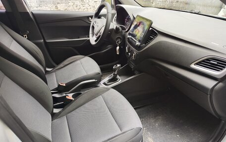 Hyundai Solaris II рестайлинг, 2017 год, 1 180 000 рублей, 11 фотография