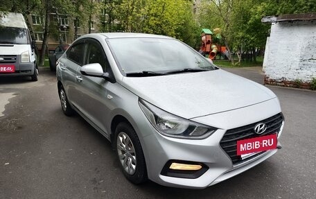 Hyundai Solaris II рестайлинг, 2017 год, 1 180 000 рублей, 4 фотография