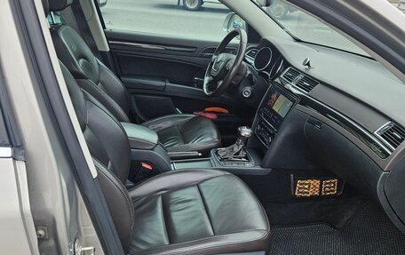 Skoda Superb III рестайлинг, 2012 год, 1 800 000 рублей, 30 фотография