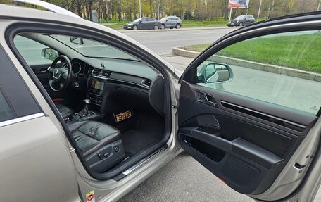Skoda Superb III рестайлинг, 2012 год, 1 800 000 рублей, 28 фотография