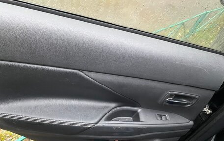 Mitsubishi Outlander III рестайлинг 3, 2014 год, 1 980 000 рублей, 19 фотография