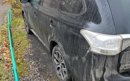 Mitsubishi Outlander III рестайлинг 3, 2014 год, 1 980 000 рублей, 9 фотография