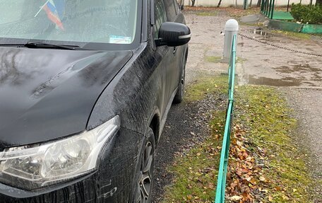 Mitsubishi Outlander III рестайлинг 3, 2014 год, 1 980 000 рублей, 12 фотография