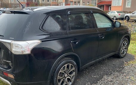 Mitsubishi Outlander III рестайлинг 3, 2014 год, 1 980 000 рублей, 16 фотография