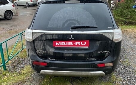 Mitsubishi Outlander III рестайлинг 3, 2014 год, 1 980 000 рублей, 15 фотография
