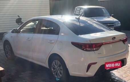 KIA Rio IV, 2018 год, 1 540 000 рублей, 2 фотография