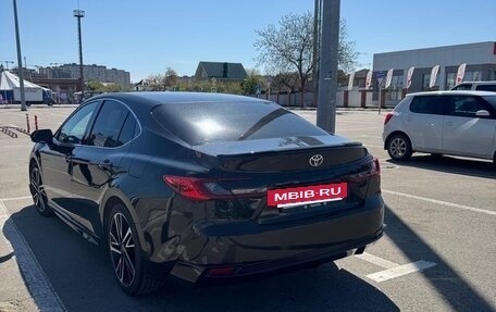 Toyota Camry, 2024 год, 3 950 000 рублей, 2 фотография