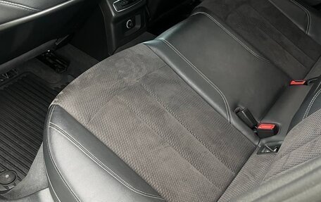 Audi A4, 2017 год, 2 860 000 рублей, 23 фотография