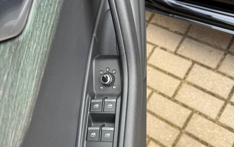 Audi A4, 2018 год, 2 450 000 рублей, 17 фотография