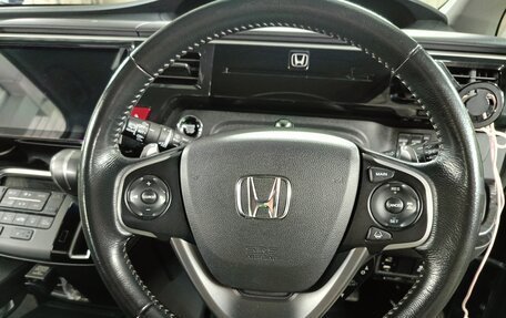 Honda Stepwgn IV, 2016 год, 2 000 000 рублей, 12 фотография