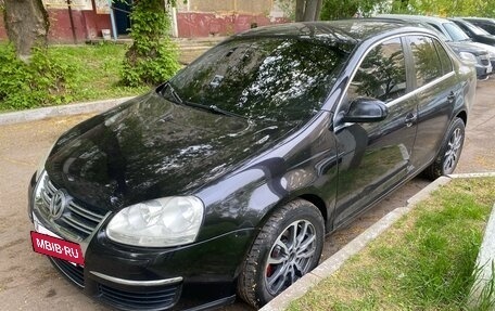 Volkswagen Jetta VI, 2008 год, 710 000 рублей, 3 фотография