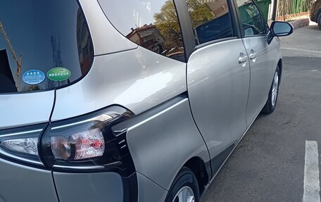 Toyota Sienta II, 2018 год, 1 570 000 рублей, 5 фотография