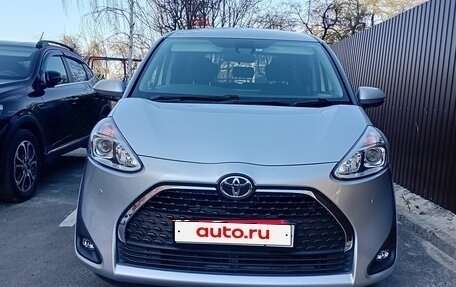 Toyota Sienta II, 2018 год, 1 570 000 рублей, 2 фотография