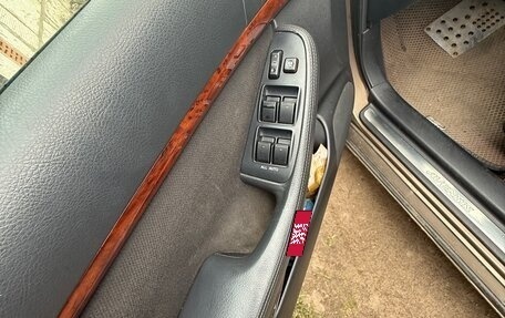 Toyota Avensis III рестайлинг, 2004 год, 940 000 рублей, 10 фотография