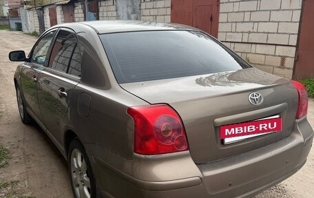 Toyota Avensis III рестайлинг, 2004 год, 940 000 рублей, 4 фотография