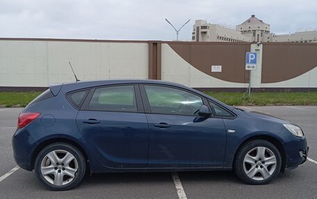 Opel Astra J, 2012 год, 690 000 рублей, 3 фотография