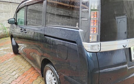Toyota Voxy III, 2014 год, 1 870 000 рублей, 4 фотография