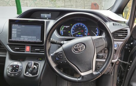 Toyota Voxy III, 2014 год, 1 870 000 рублей, 16 фотография