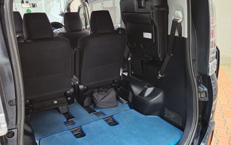 Toyota Voxy III, 2014 год, 1 870 000 рублей, 9 фотография
