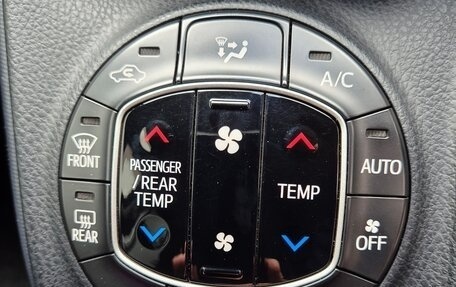 Toyota Voxy III, 2014 год, 1 870 000 рублей, 17 фотография