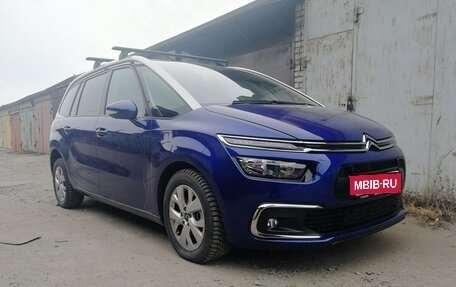 Citroen C4 Picasso II рестайлинг, 2018 год, 2 200 000 рублей, 6 фотография