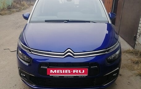 Citroen C4 Picasso II рестайлинг, 2018 год, 2 200 000 рублей, 2 фотография
