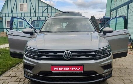 Volkswagen Tiguan II, 2017 год, 2 800 000 рублей, 1 фотография