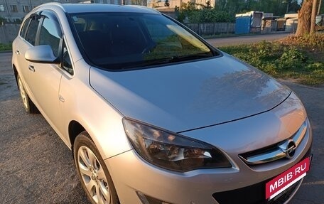 Opel Astra J, 2013 год, 950 000 рублей, 3 фотография