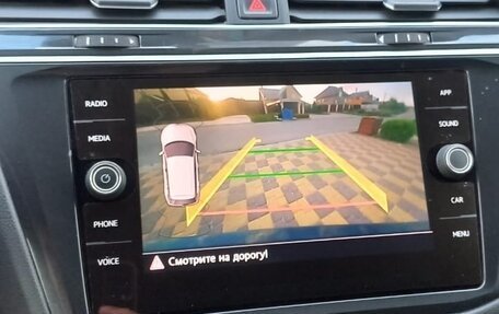Volkswagen Tiguan II, 2017 год, 2 300 000 рублей, 3 фотография