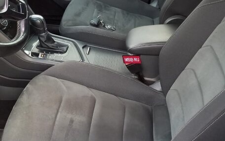 Volkswagen Tiguan II, 2017 год, 2 300 000 рублей, 8 фотография