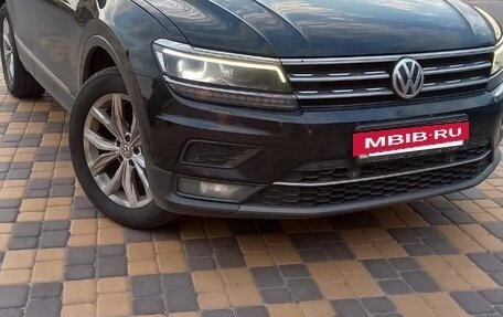 Volkswagen Tiguan II, 2017 год, 2 300 000 рублей, 4 фотография