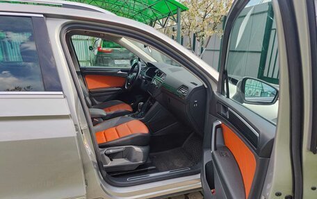 Volkswagen Tiguan II, 2017 год, 2 800 000 рублей, 13 фотография