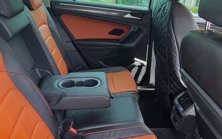 Volkswagen Tiguan II, 2017 год, 2 800 000 рублей, 21 фотография