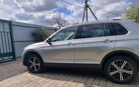 Volkswagen Tiguan II, 2017 год, 2 800 000 рублей, 34 фотография