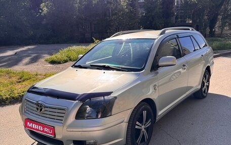 Toyota Avensis III рестайлинг, 2003 год, 750 000 рублей, 1 фотография