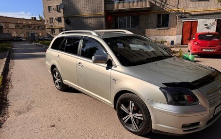 Toyota Avensis III рестайлинг, 2003 год, 750 000 рублей, 3 фотография