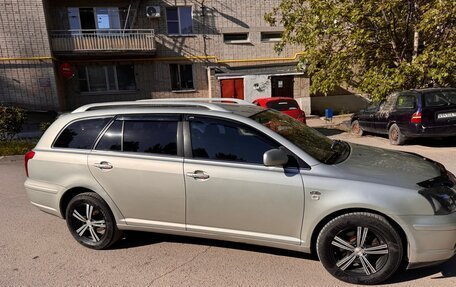 Toyota Avensis III рестайлинг, 2003 год, 750 000 рублей, 4 фотография