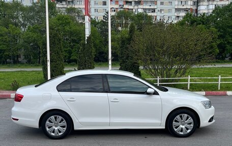 Volkswagen Jetta VI, 2012 год, 1 060 000 рублей, 3 фотография