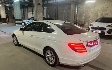 Mercedes-Benz C-Класс, 2012 год, 1 750 000 рублей, 3 фотография