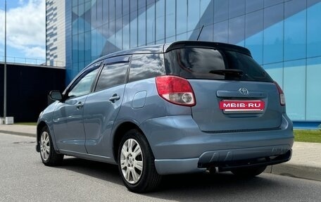 Toyota Matrix, 2003 год, 670 000 рублей, 2 фотография